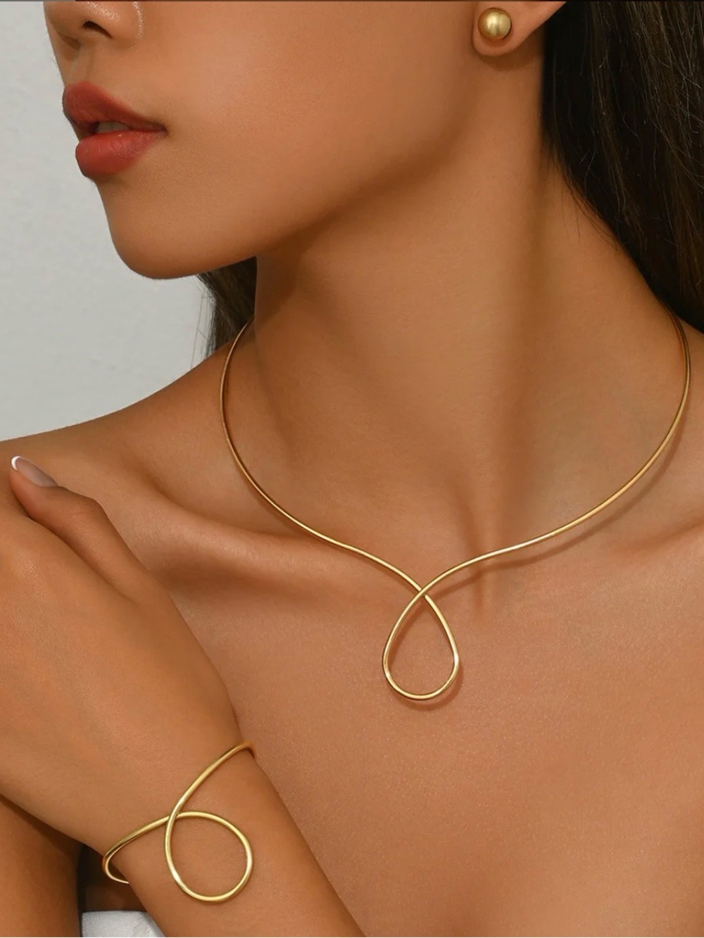 Elegant Gold Loop Necklace and Bracelet & Earring Set - NWOT